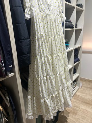 Bata flamenca blanca con lunares verdes