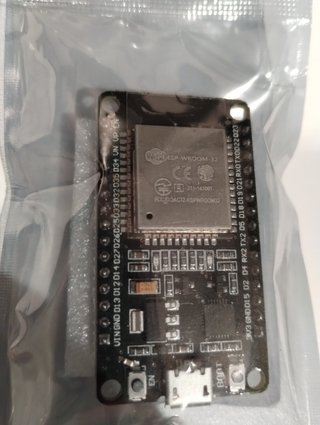 UNA UNIDAD ARDUINO ESP32 WIFI+BLUETOOTH