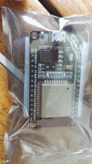 UNA UNIDAD ARDUINO ESP32 WIFI+BLUETOOTH
