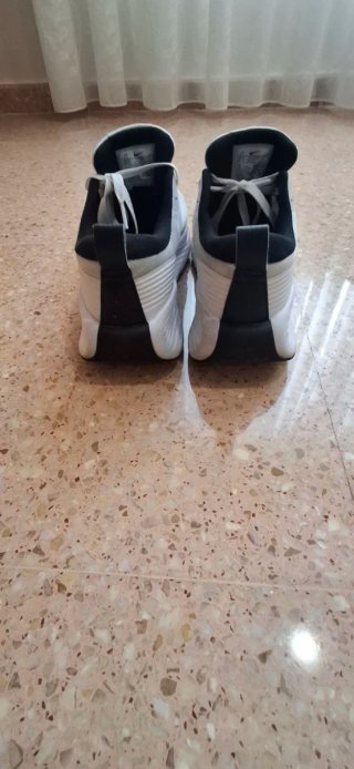 Zapatillas Nike Promina Blancas y Negras