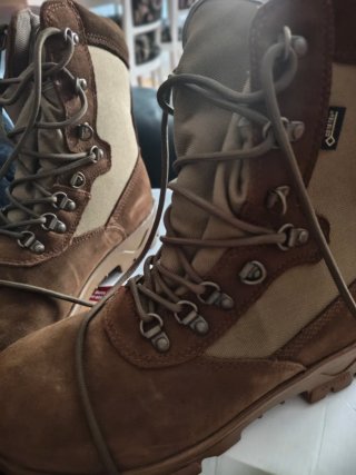 Botas Robusta T42 Gore-Tex Nuevas Caja