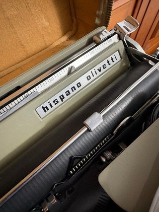 Máquina Escribir Hispano Olivetti Pluma 22