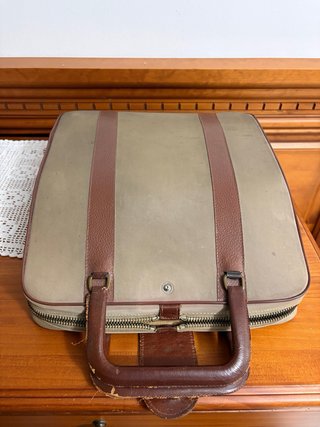 Máquina Escribir Hispano Olivetti Pluma 22