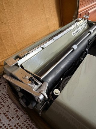 Máquina Escribir Hispano Olivetti Pluma 22