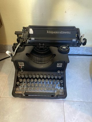 Máquina de escribir Hispano Olivetti M40