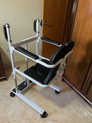 Grúa hidráulica para trasladar pacientes