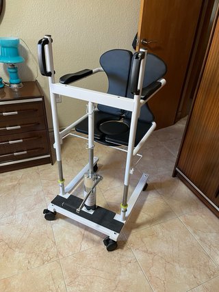 Grúa hidráulica para trasladar pacientes