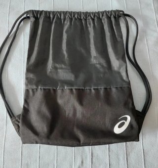 Mochila Asics Negra con Cremallera Frontal