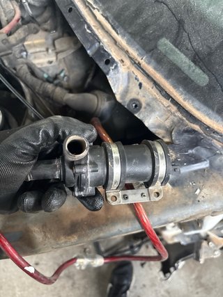 Bomba de agua secundaria 1.8t