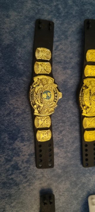 Cinturones para figuras WWE
