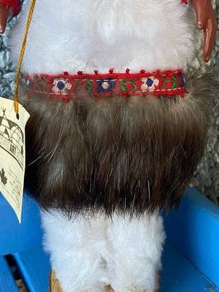 Muñeca Esquimal de Canadá con Etiqueta