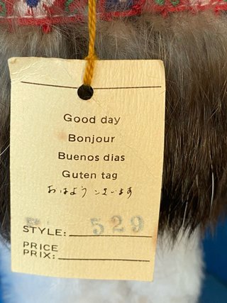 Muñeca Esquimal de Canadá con Etiqueta