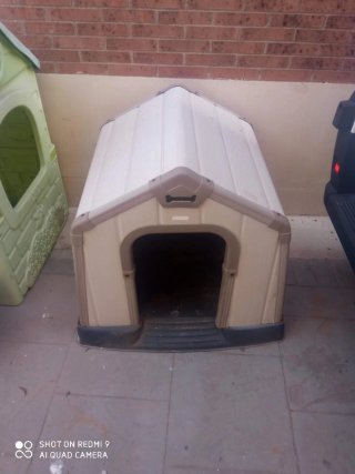 Caseta para perro de plástico