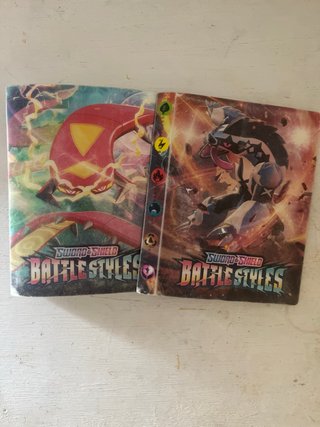 Lote 162 cartas Pokémon + 2 álbumes