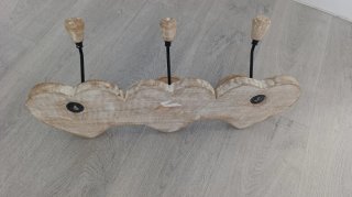 Perchero de madera y metal