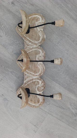Perchero de madera y metal