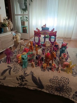 Carrusel Little Piny y colección de ponys