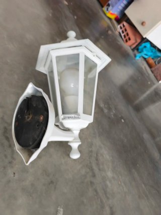 Lámpara de exterior blanca