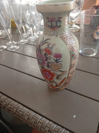 Jarrón de cerámica decorado