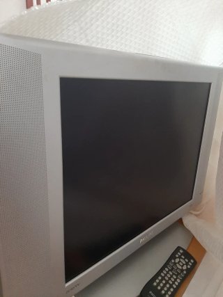 Televisor Philips Plata y Negro. Antiguo