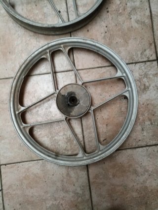Juego llantas Derbi Variant Star en 16"