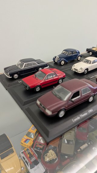 Modellini Lancia Norev scala 1/43 basetta + nome