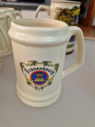 8 Bicchieri di birra in ceramica, 6 da 33 cl