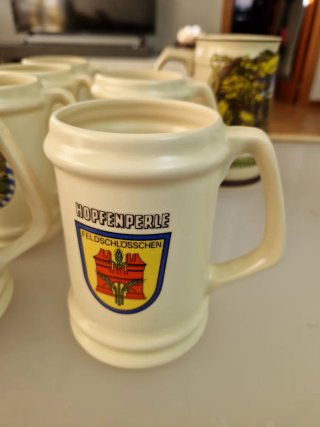 8 Bicchieri di birra in ceramica, 6 da 33 cl