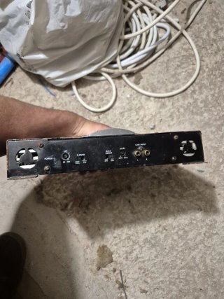 Subwoofer y etapa de potencia para coche