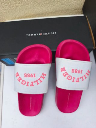 Chanclas Tommy Hilfiger niña rosa y blanco