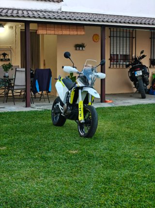 Husqvarna 701 Enduro 2024 Negra