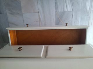 Comoda y espejo, madera maciza