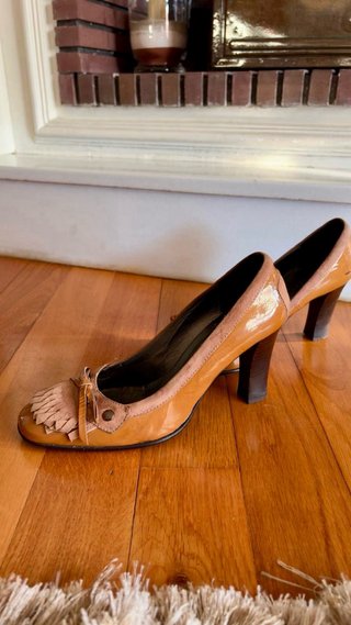 Zapatos de tacón de piel marrón