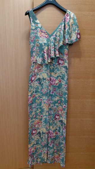 Vestido largo estampado floral con volante