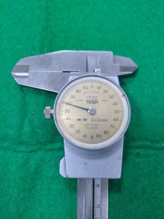 Calibre tesa con dial