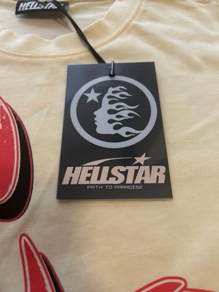 Camiseta Hellstar Cruz Roja Beige