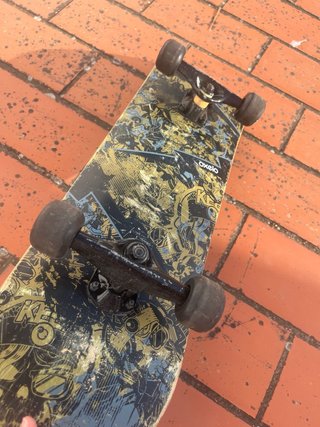 Skate Oxelo con diseño llamativo