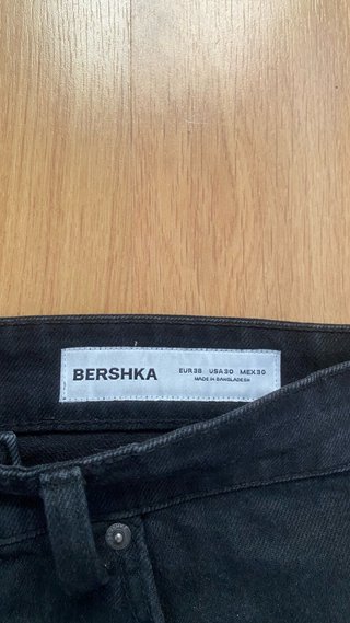 Pantalón vaquero Bershka roto