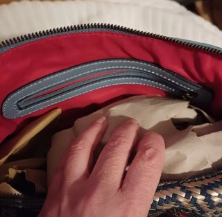 Bolso Desigual azul con bordados y lentejuelas