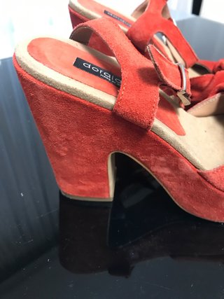 Sandalias Doralia Rojas Plataforma Flor