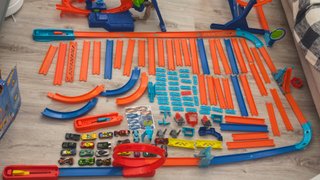 Circuito Hot Wheels con coches y accesorios