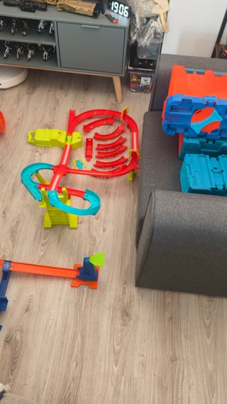 Circuito Hot Wheels con coches y accesorios