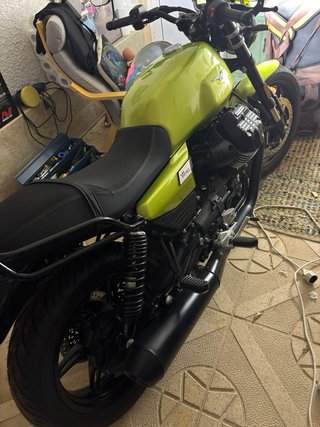 Moto Guzzi V70 Sport Verde 2025 - 300 km