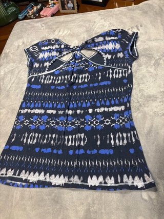 Camiseta Bershka geométrica azul M