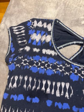 Camiseta Bershka geométrica azul M