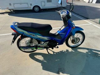 Honda Innova 125 azul