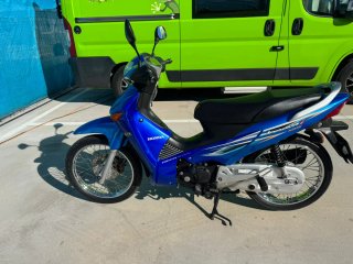 Honda Innova 125 azul