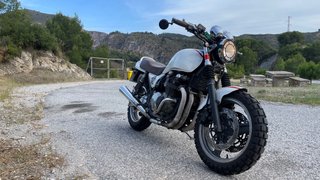 Kawasaki Zephyr 750 Cafe Racer Scrambler