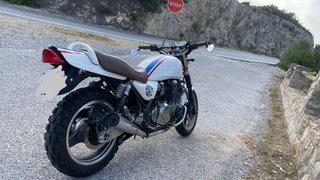Kawasaki Zephyr 750 Cafe Racer Scrambler