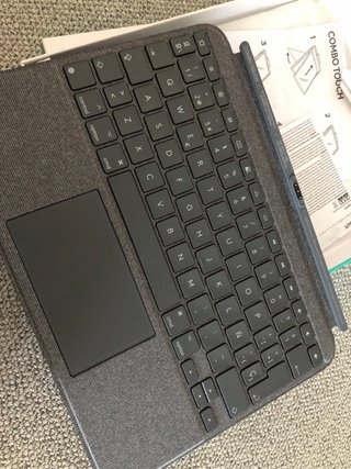Logitech Combo Touch iPad 10ª Gen A16